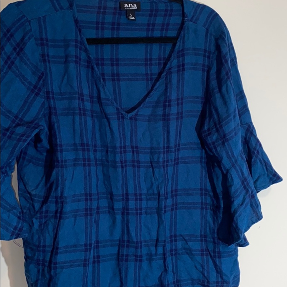 Plaid, quarter sleeved blue blouse!